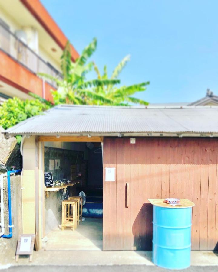 奄美ゲストハウス Hub A Nice Inn Setouchi  Экстерьер фото