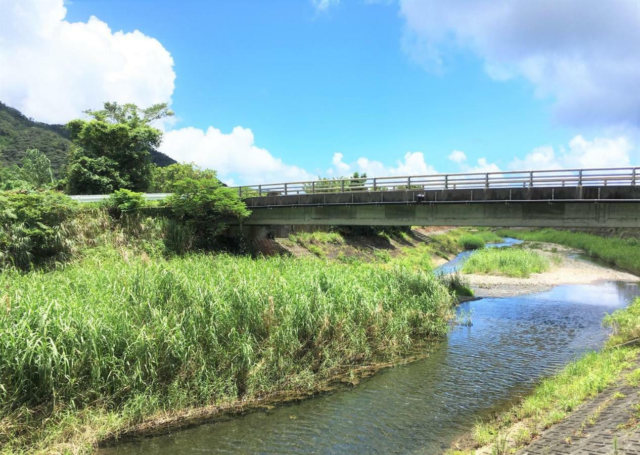 奄美ゲストハウス Hub A Nice Inn Setouchi  Экстерьер фото